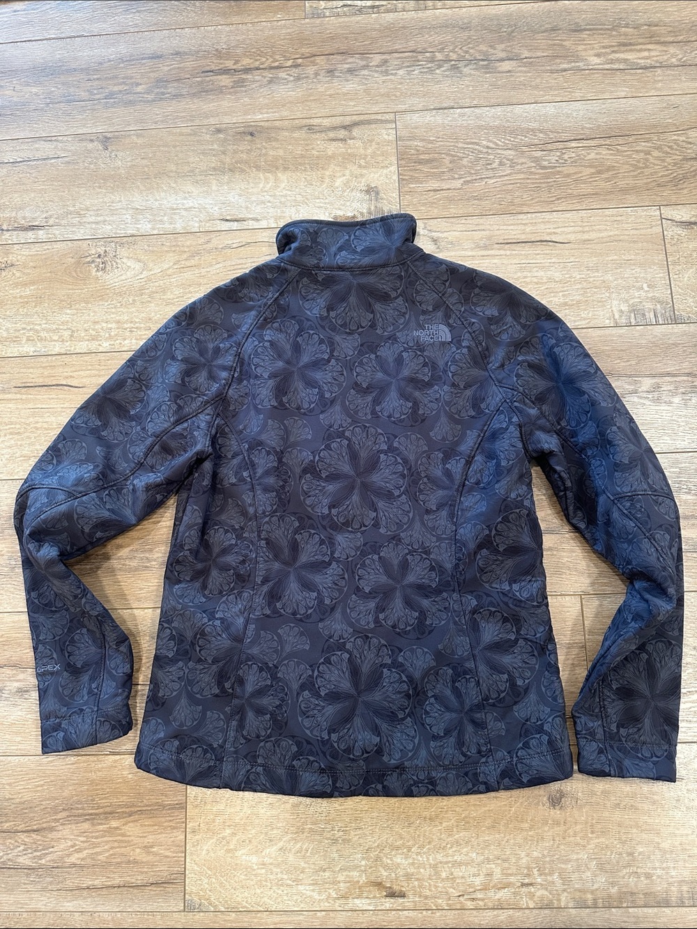 The North Face Women's Black Floral Softshell Jacket - Picture 8 of 10